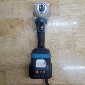 Cho thuê máy bắn vít pin - máy bắn vít tôn tại Hà Nội Cho thuê máy bắn vít pin - máy bắn vít tôn tại Hà Nội