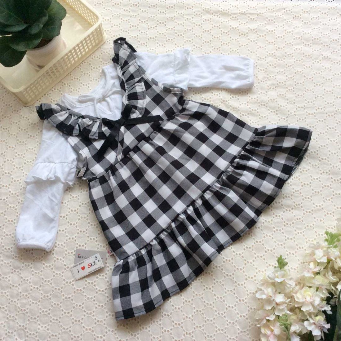 Combo váy yếm kẻ caro thu đông bé gái-