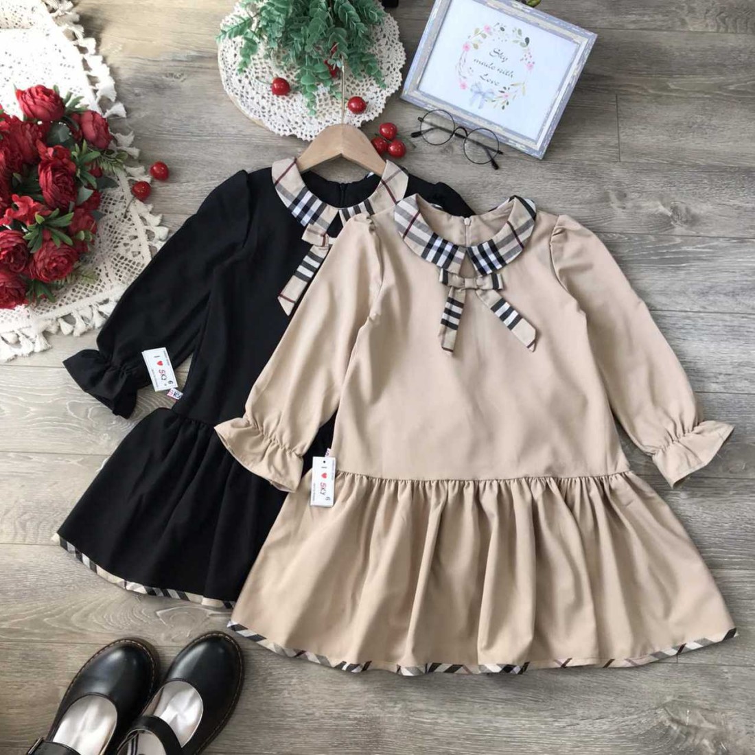 Váy đuôi cá cổ sen kẻ burberry size 6-10-